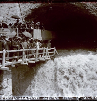 LOS ACTOS DE INAUGURACIÓN DEL PANTANO DE LA PEÑA, FOTOGRAFIADOS POR AURELIO GRASA EN 1913